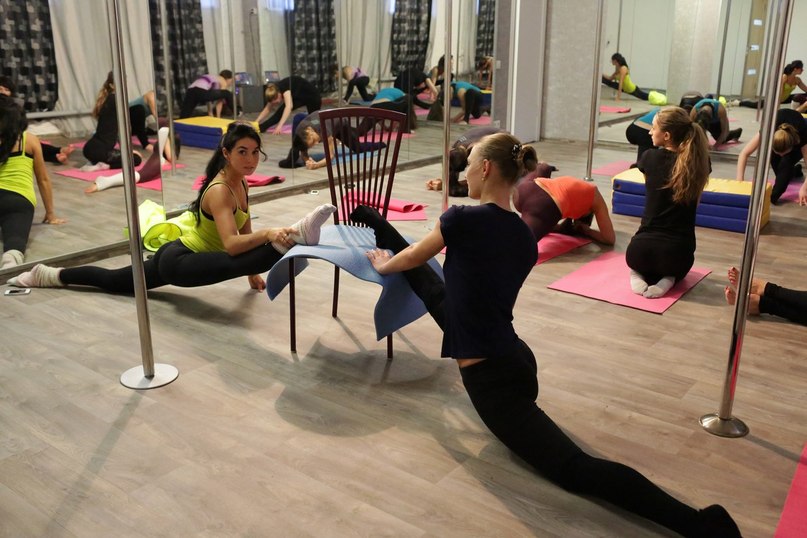 студия танцев на пилоне фото интерьера pole dance studio