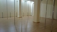 Monella-Pole Dance Studio