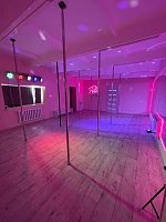 Pole DOLL-Школа танцев на пилоне «Pole DOLL” - это самый современный и комфортный танцевальный зал в г.Чайковский.