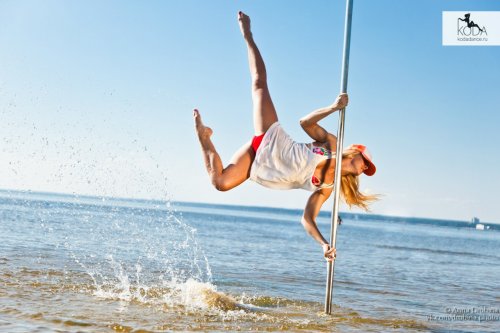 SUMMER POLE M - уникальный пилон для установки на улице фото 2