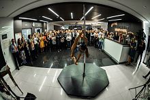Аренда разборного подиума с пилоном POLE STAGE